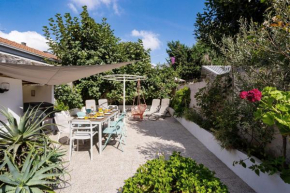 LovelyStay - The Fig Tree House
